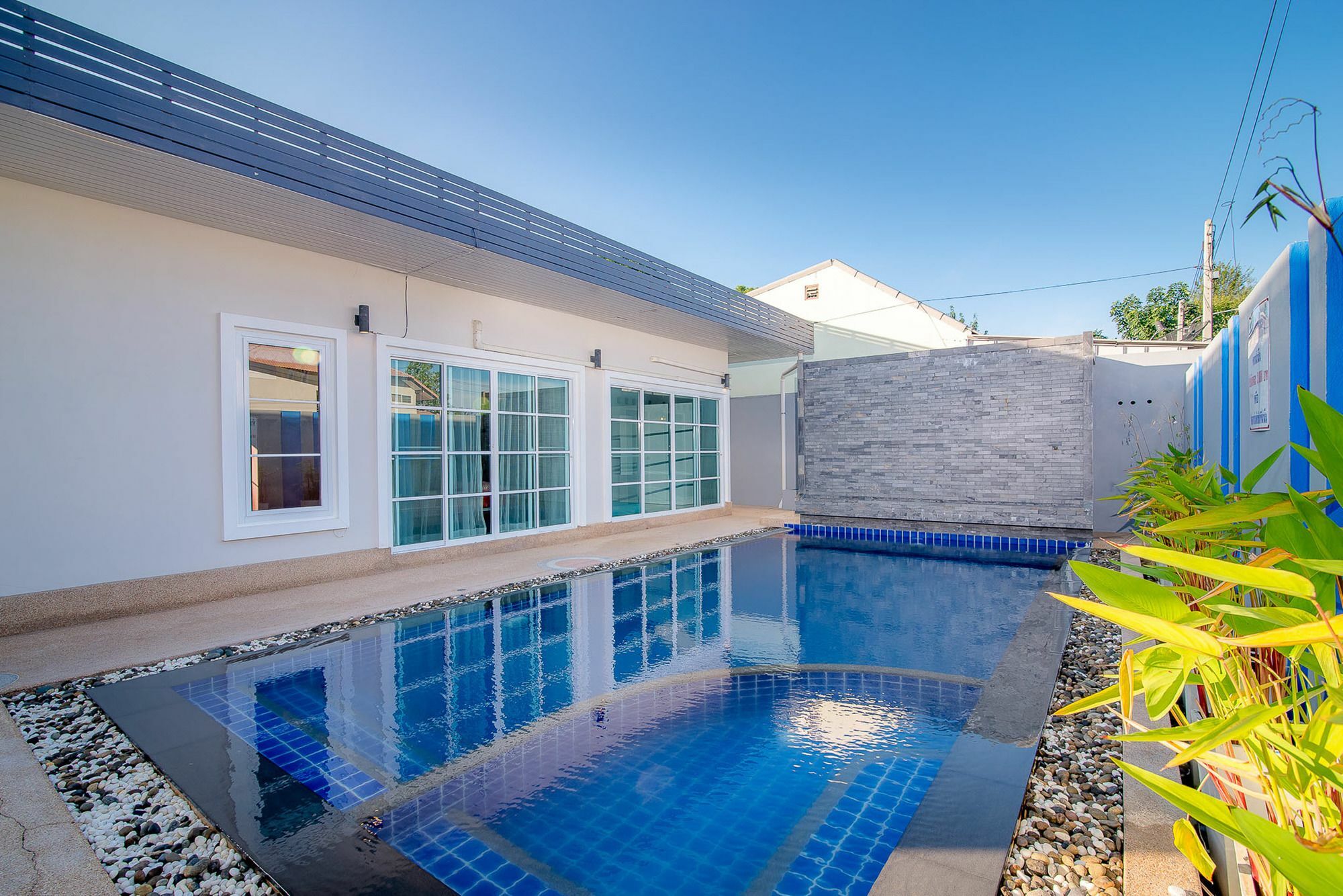 Baan Arpo Pool *
