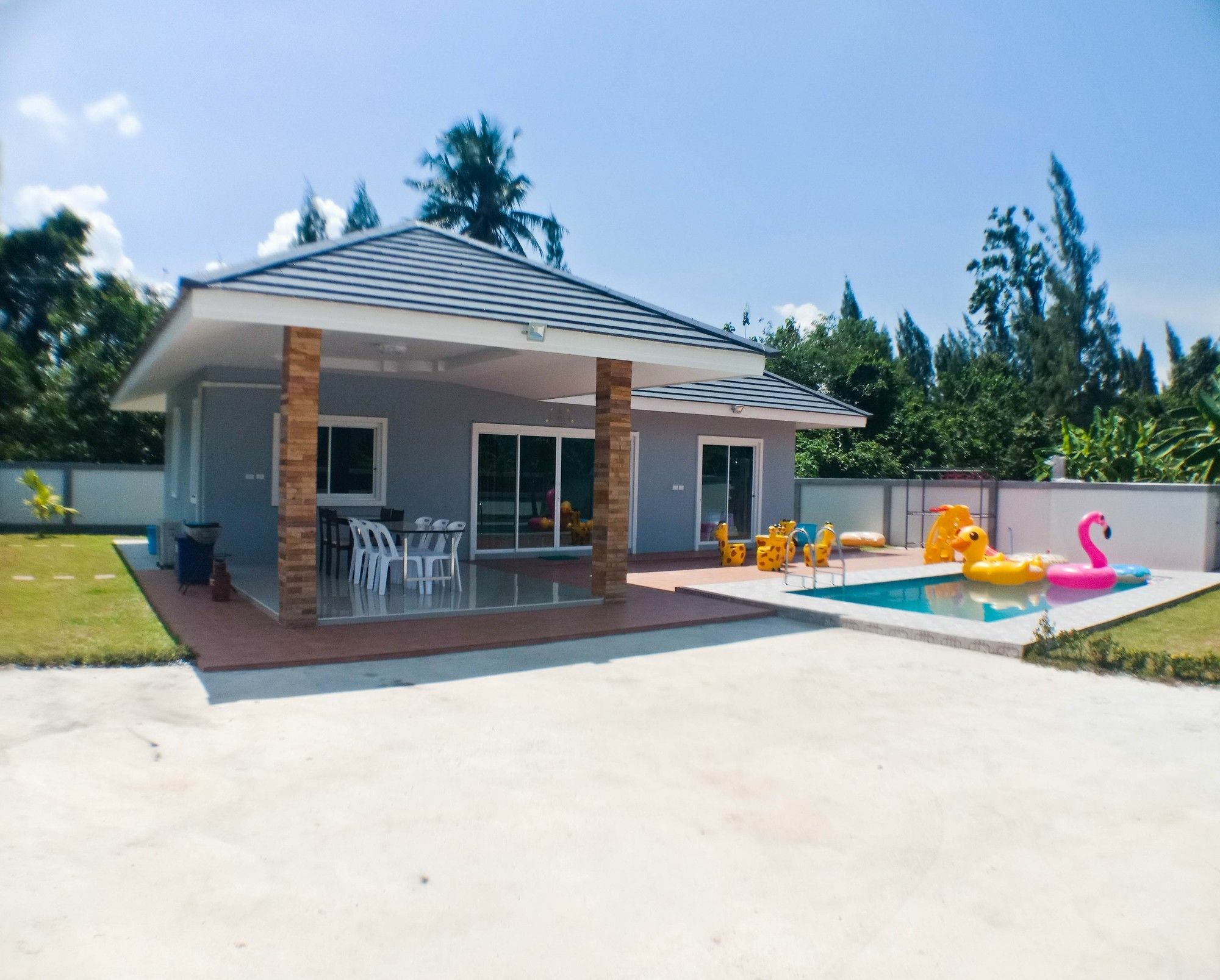 Villa Atomic Pool *