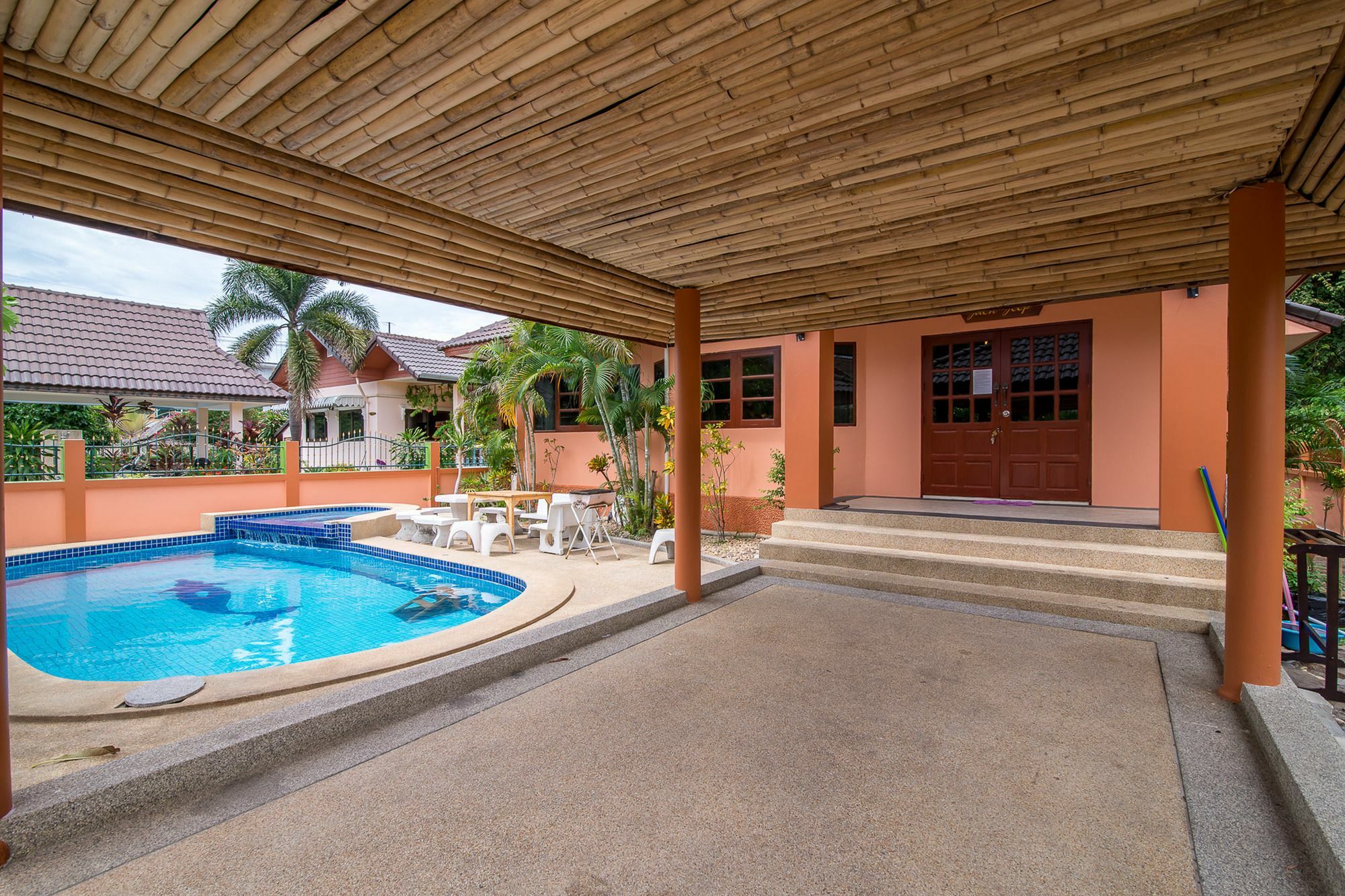 Baan Ma Maung Pool *