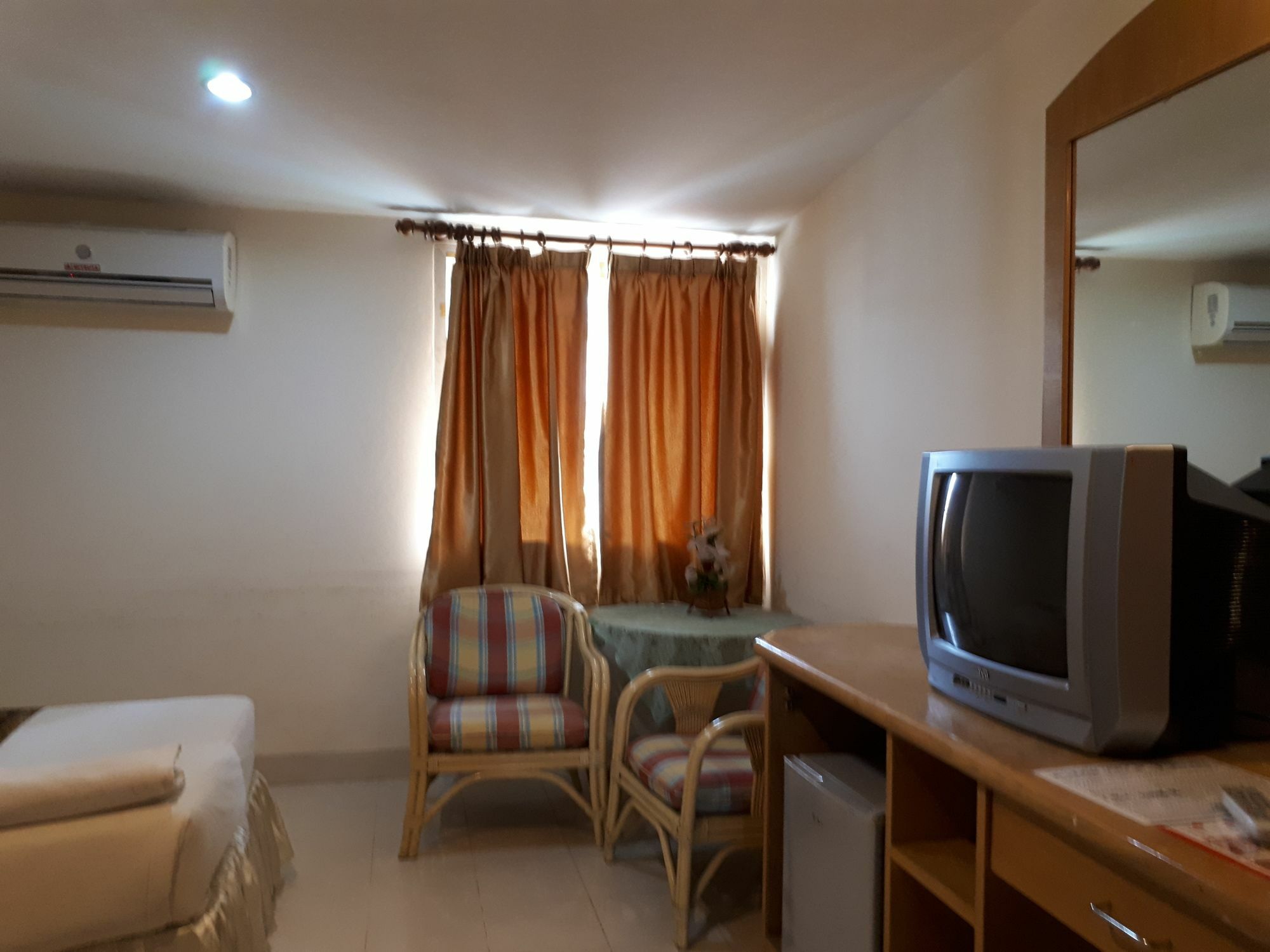 Limelight Guesthouse Restaurant & Bar Hua Hin