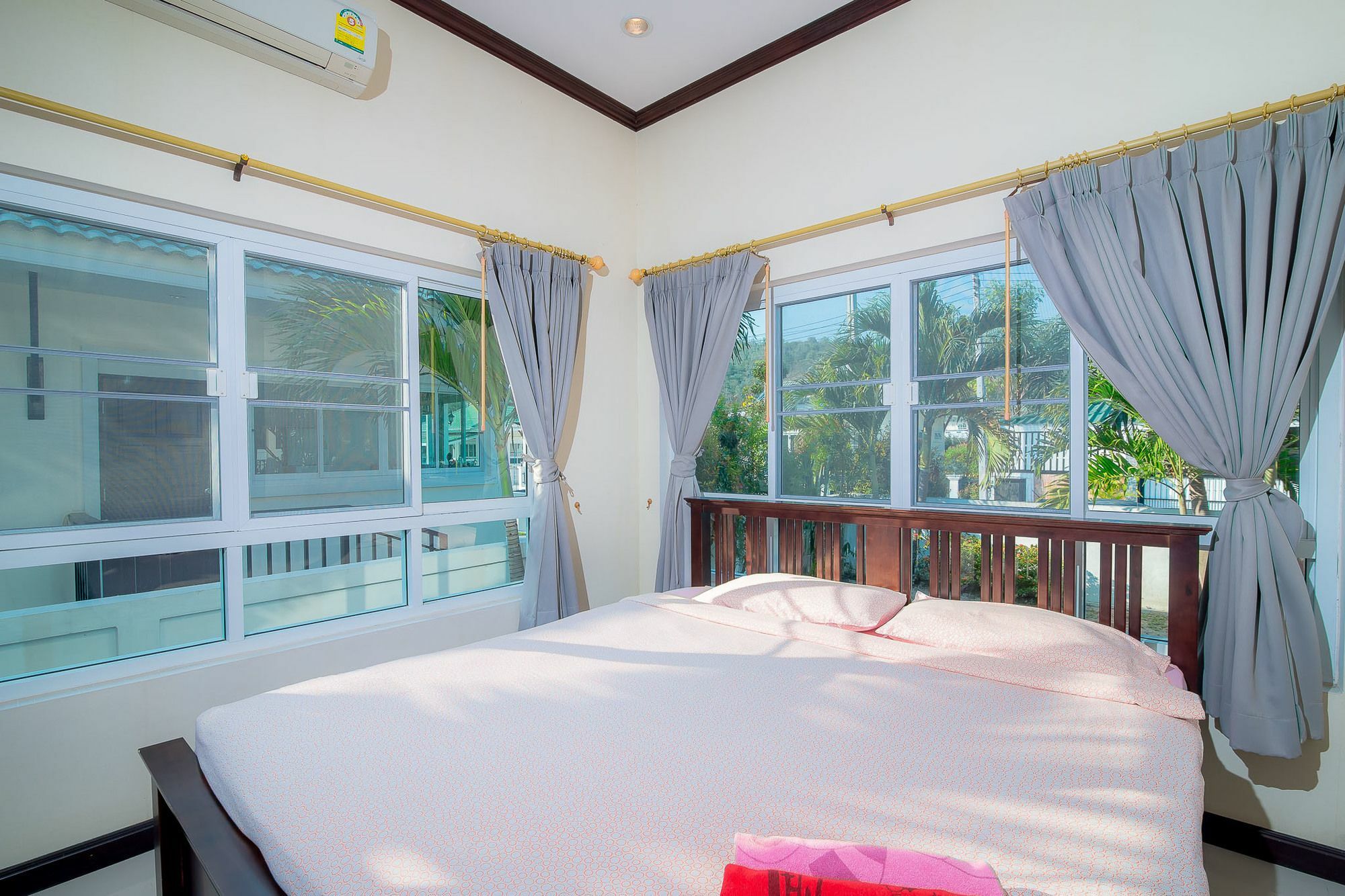 Baan Ozone Pool