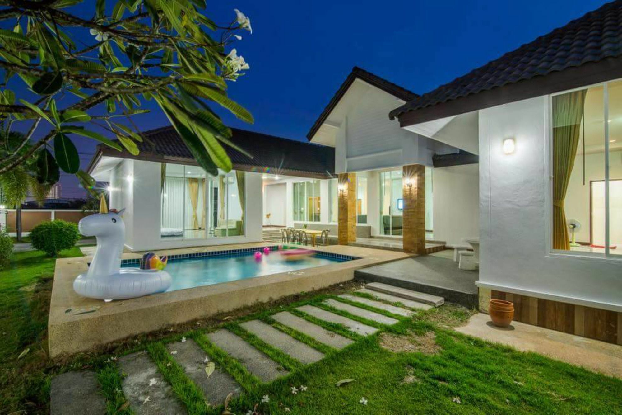 Keang Napa Pool *