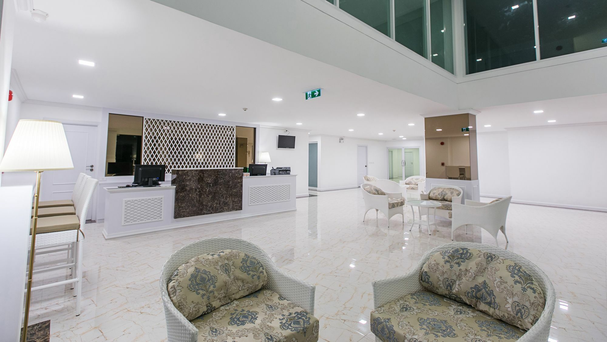 B2 Premier Resort HHQ