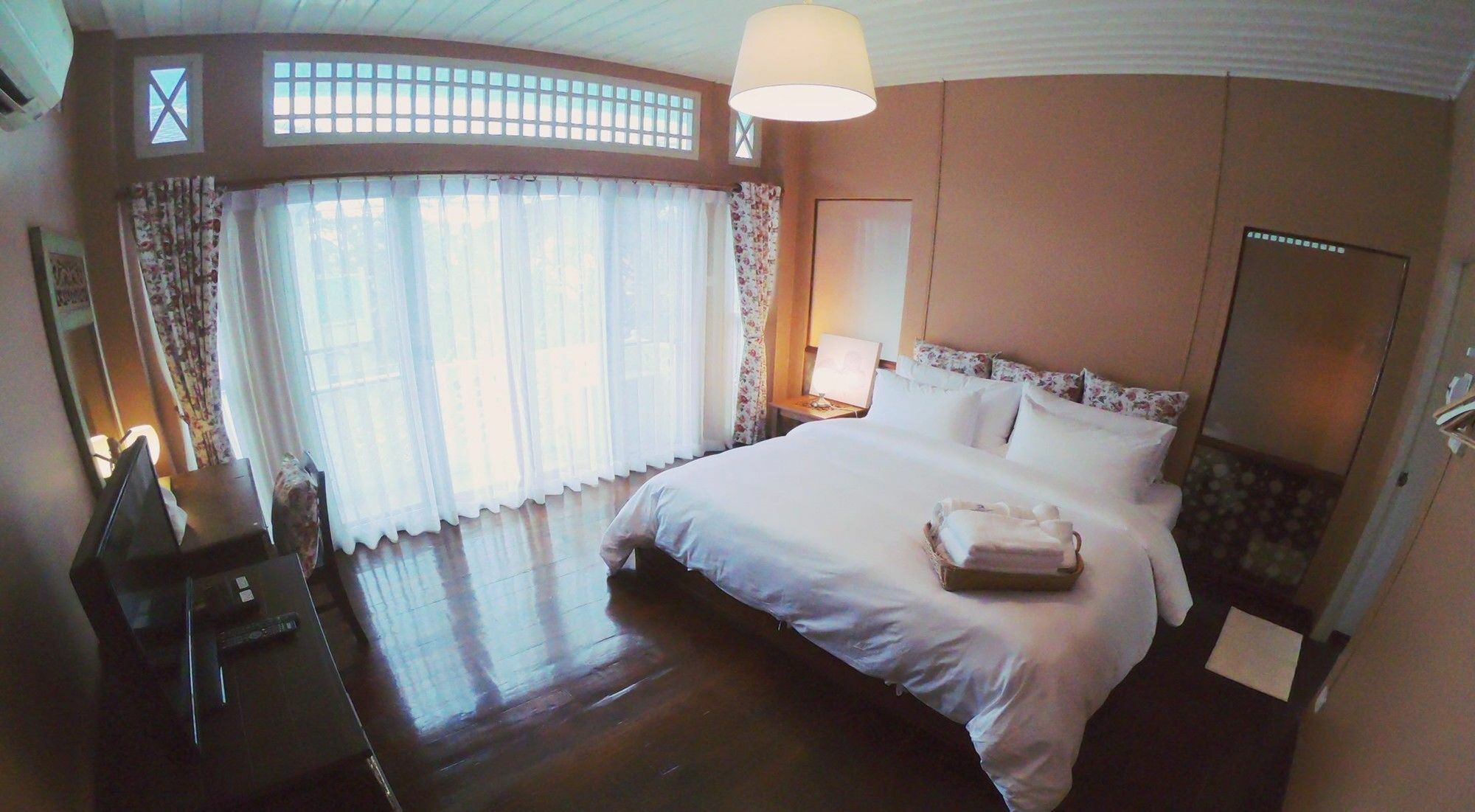 The White Villa Hua Hin