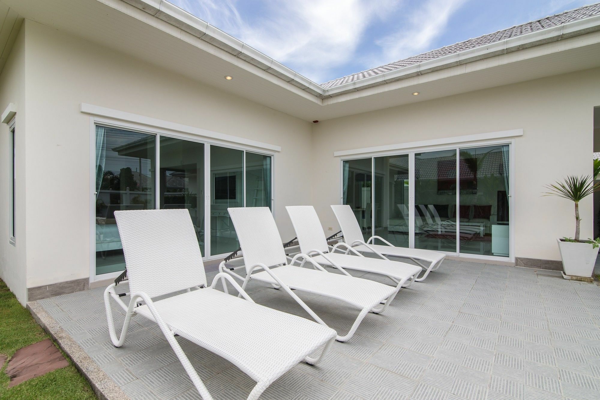 Private 4 Bedroom Pool L28 Hua Hin