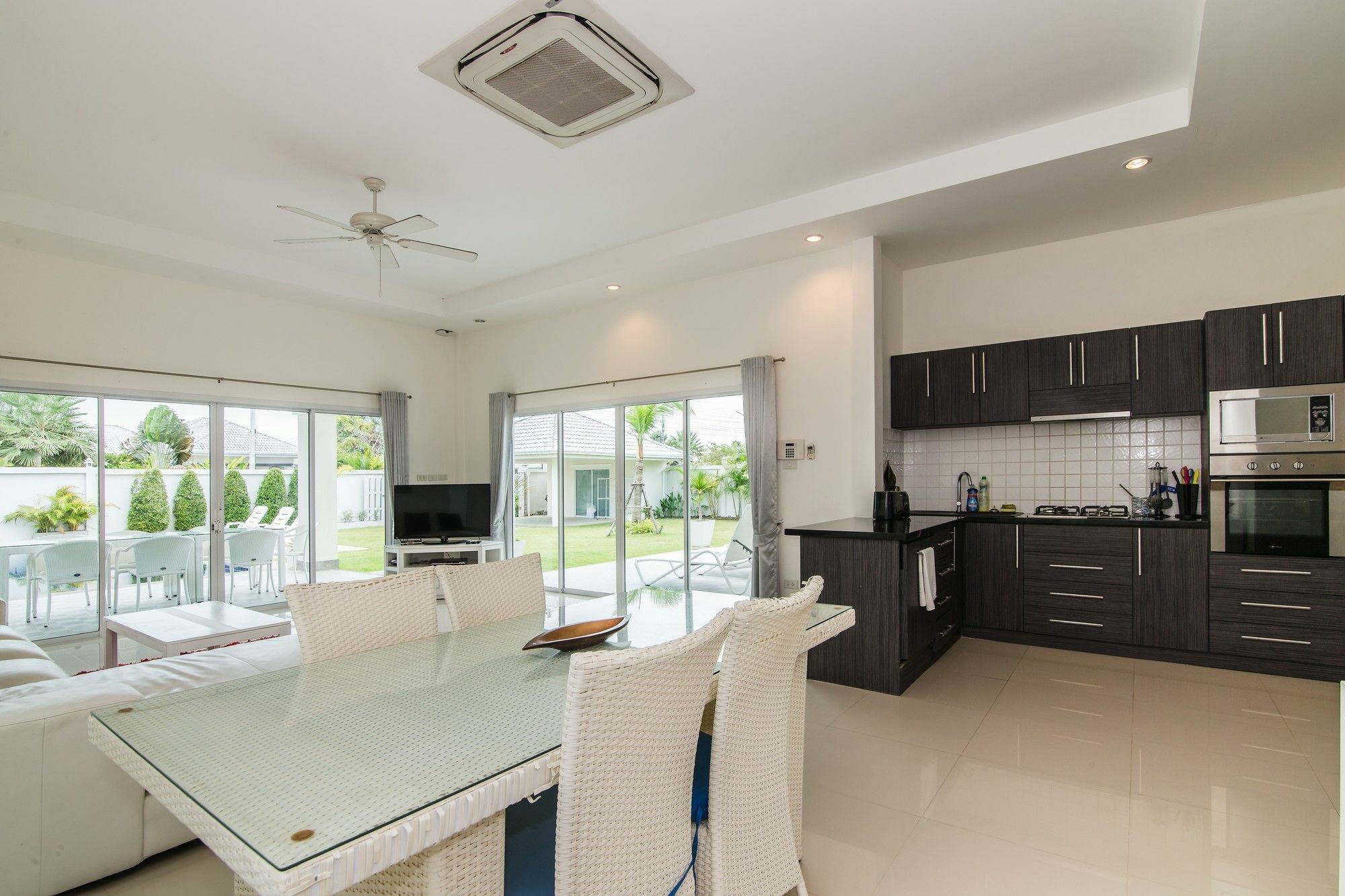 Private 4 Bedroom Pool L28 Villa Hua Hin