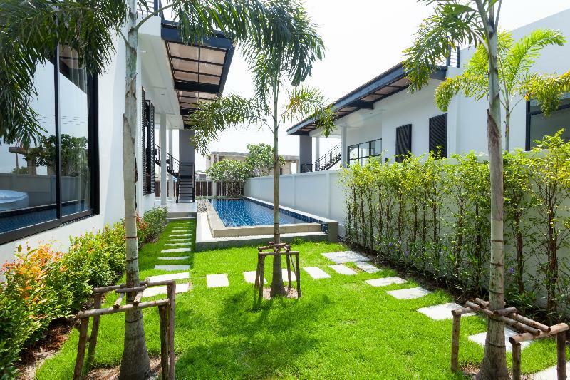 We By Sirin Pool Villa