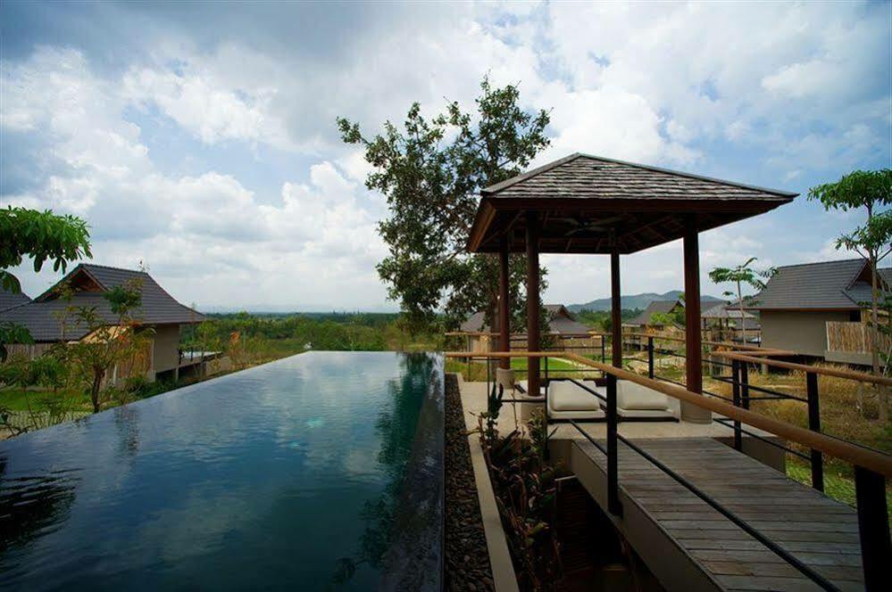 Resort Aka & HHQ
