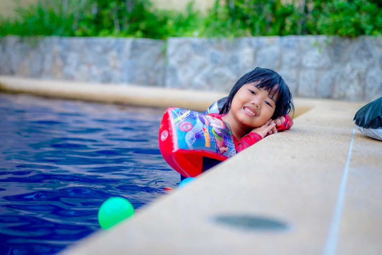 Villa ปาล์ม ปาร์ตี้ พูลวิลล่า Palm Party Hua-hin Pool