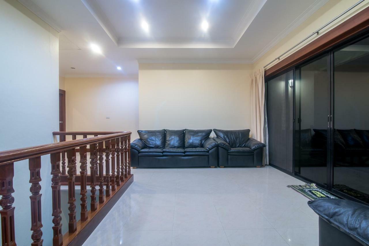 ปาล์ม ปาร์ตี้ พูลวิลล่า Palm Party Hua-hin Pool Hua Hin