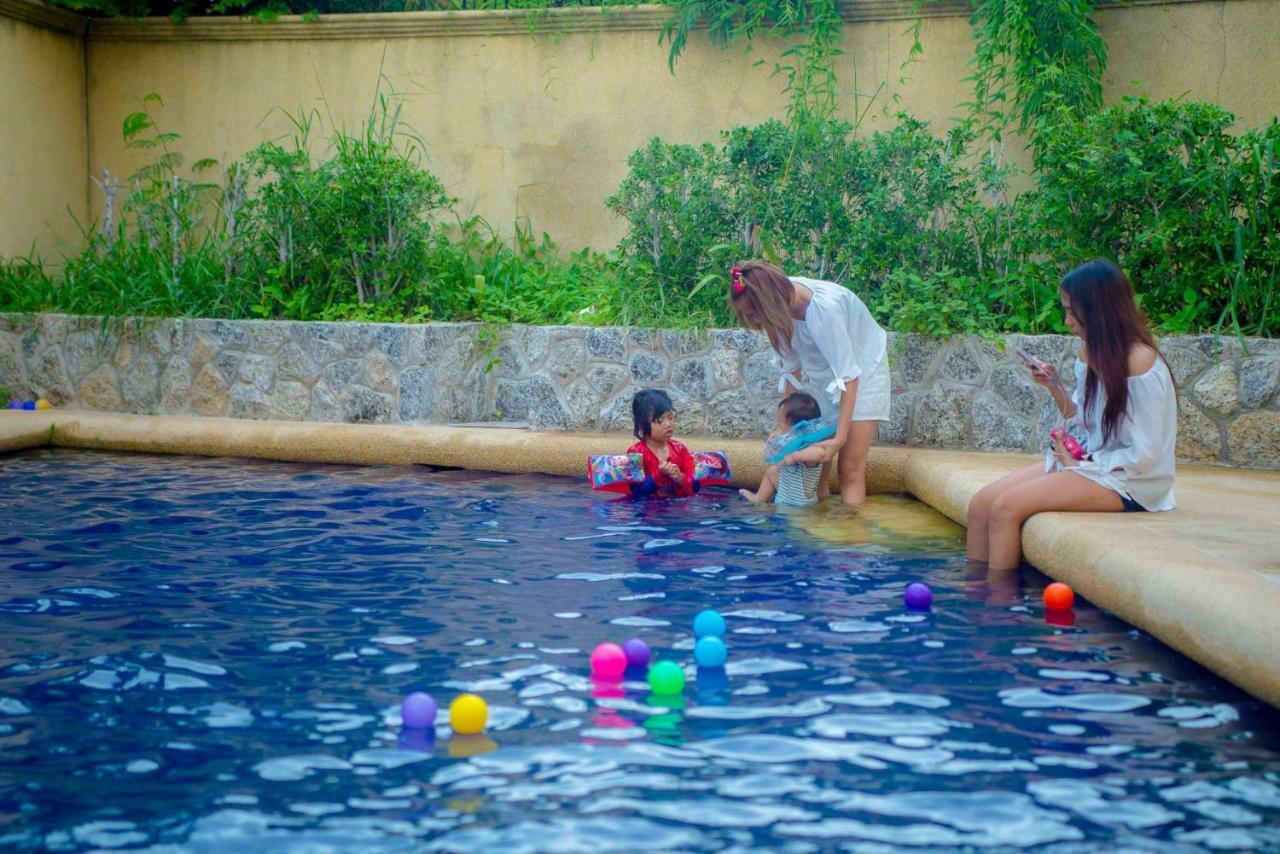 ปาล์ม ปาร์ตี้ พูลวิลล่า Palm Party Hua-hin Pool Hua Hin