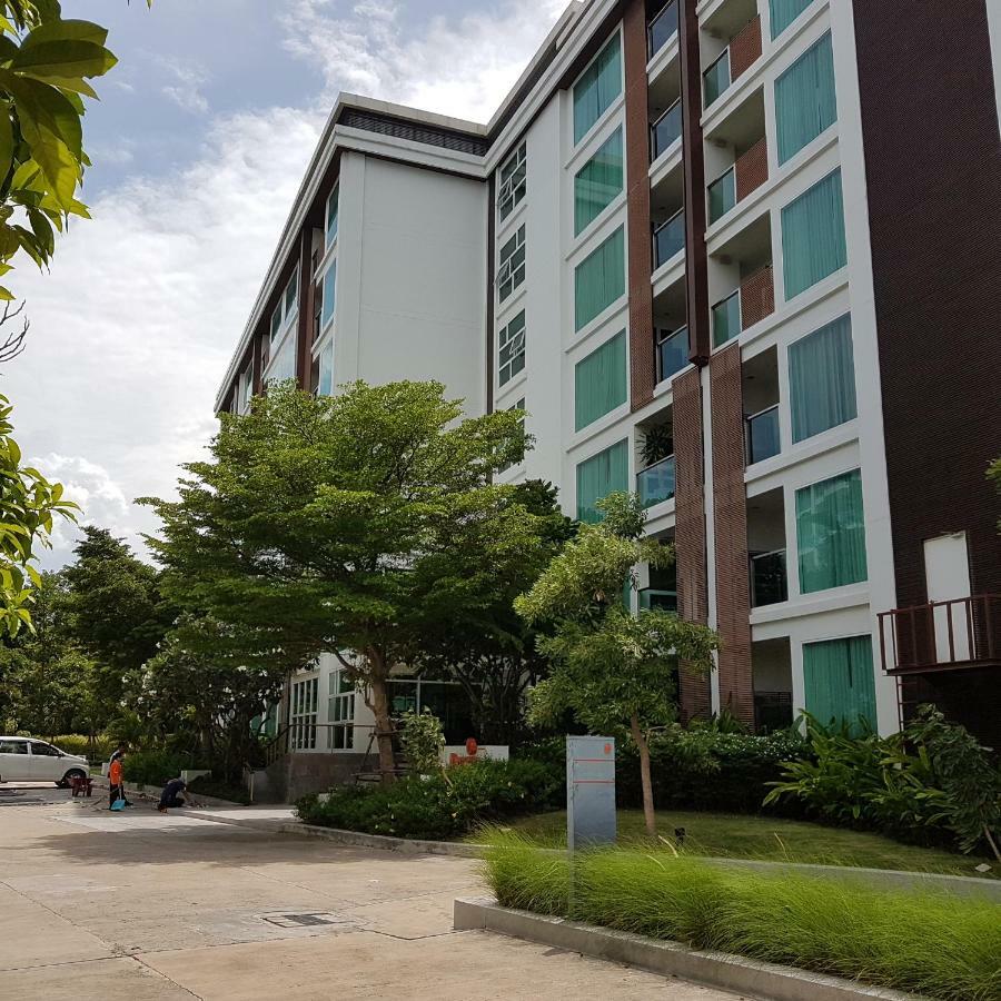 Nithiwat Amri Apartment *