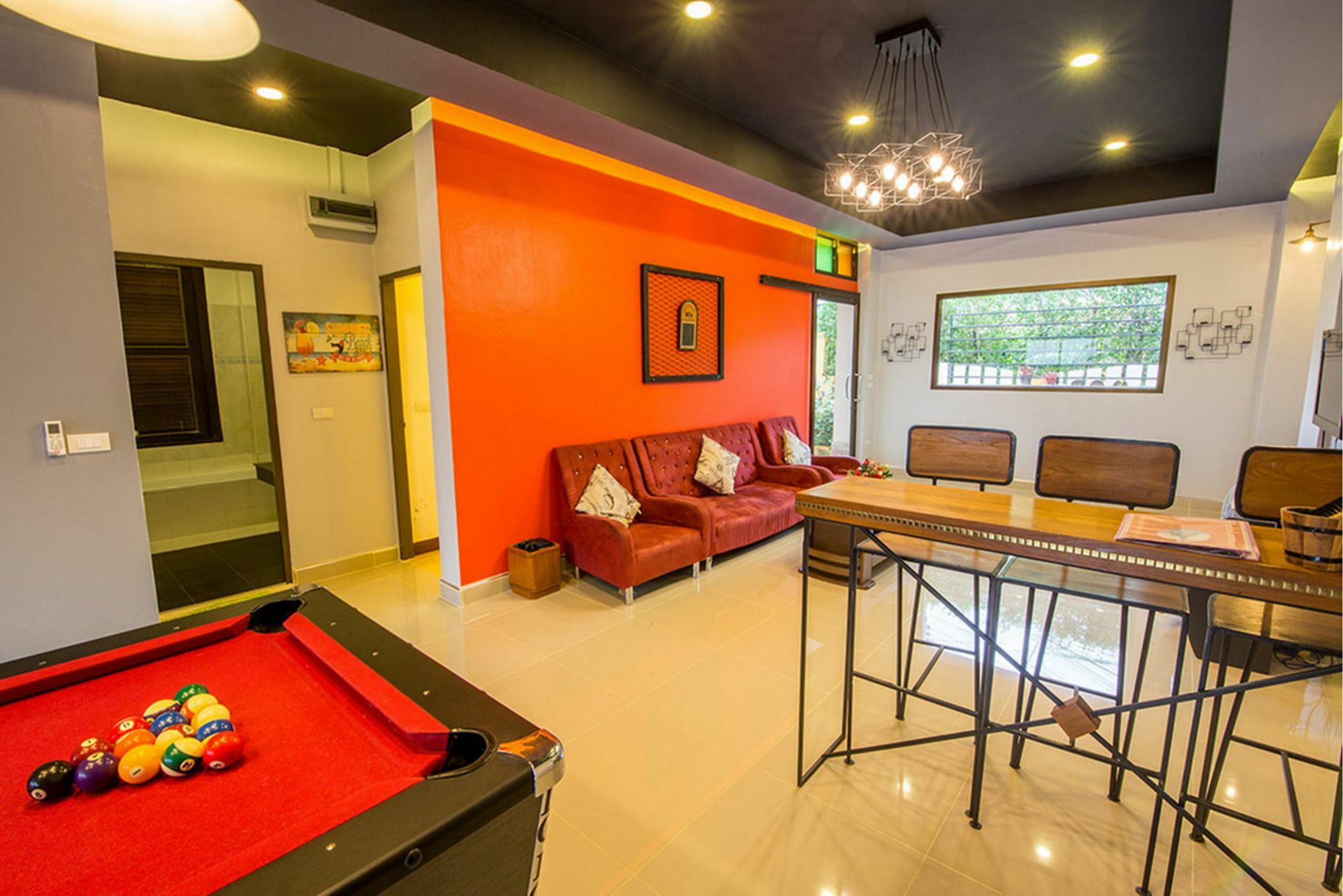 Baan Por Jai Pool