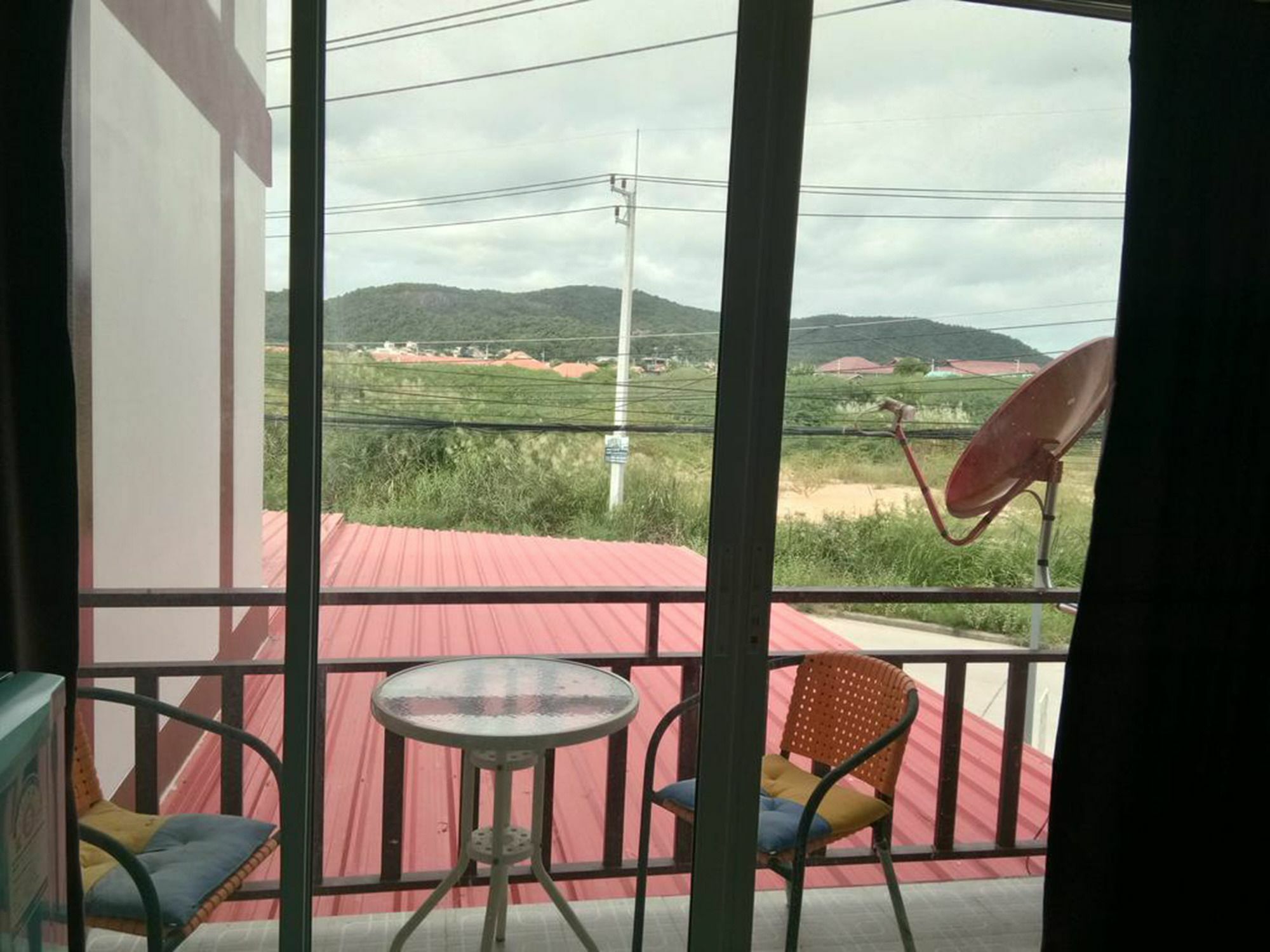 Fiji Bula Bar & Apartment Hua Hin