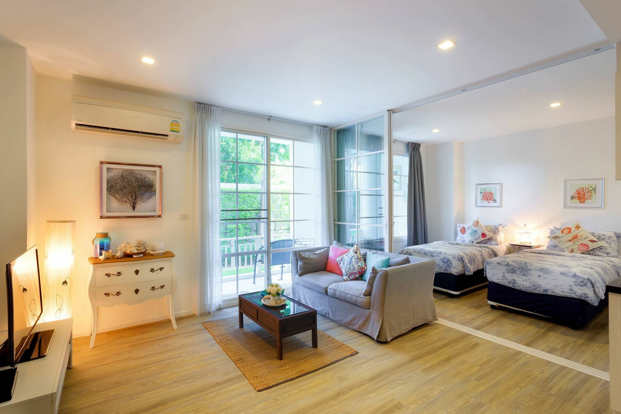 Summer Apartment *