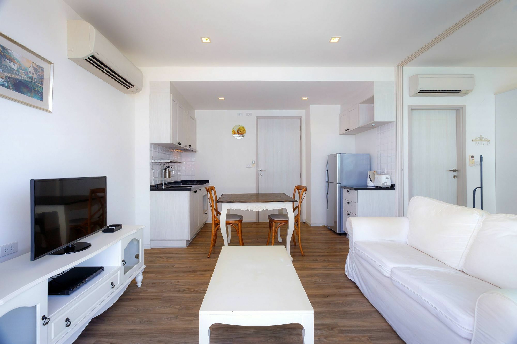 Summer Apartment *