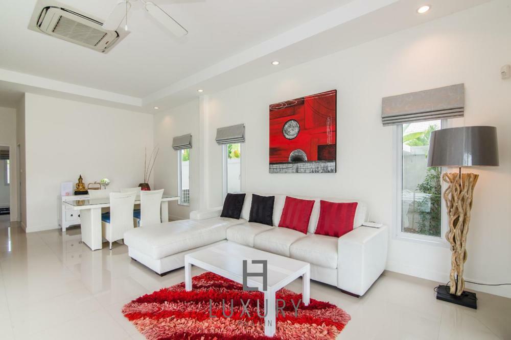 Pool With 4 Bedrooms L50 Villa *