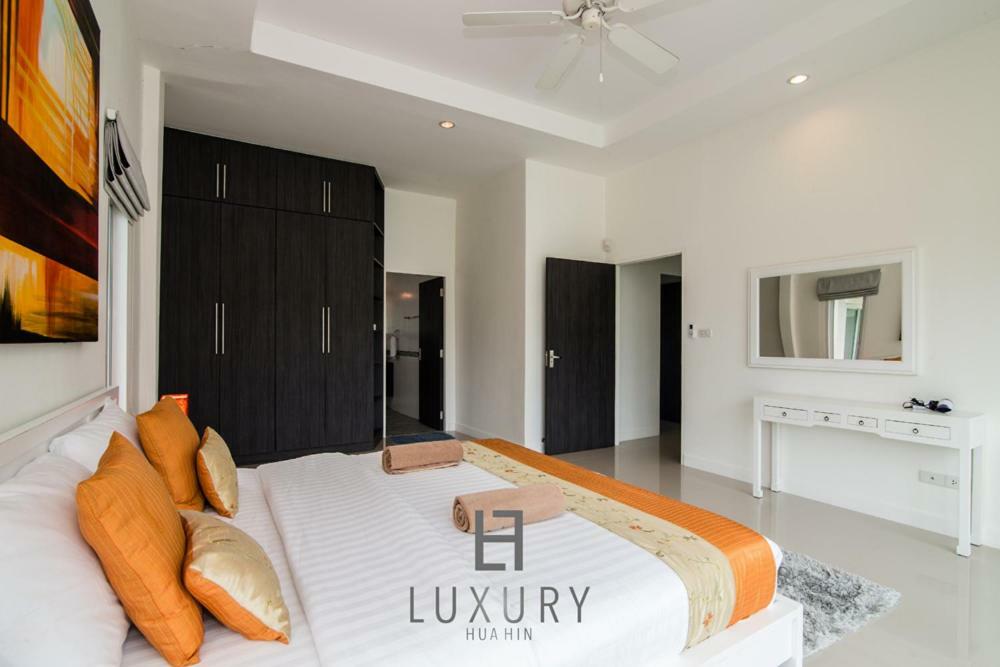 Pool With 4 Bedrooms L50 Villa Hua Hin