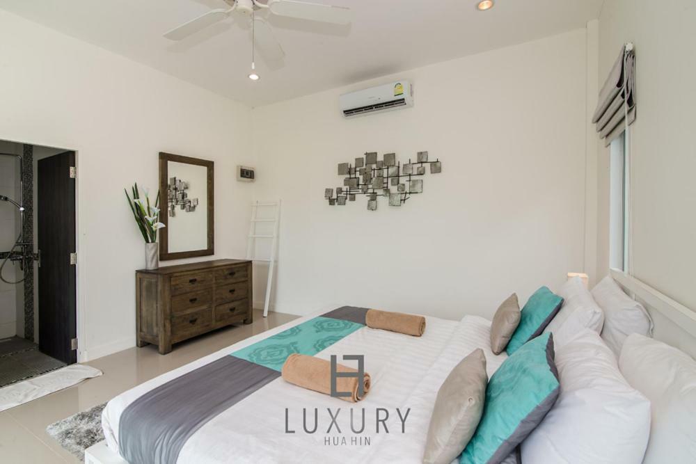 Pool With 4 Bedrooms L50 Villa *
