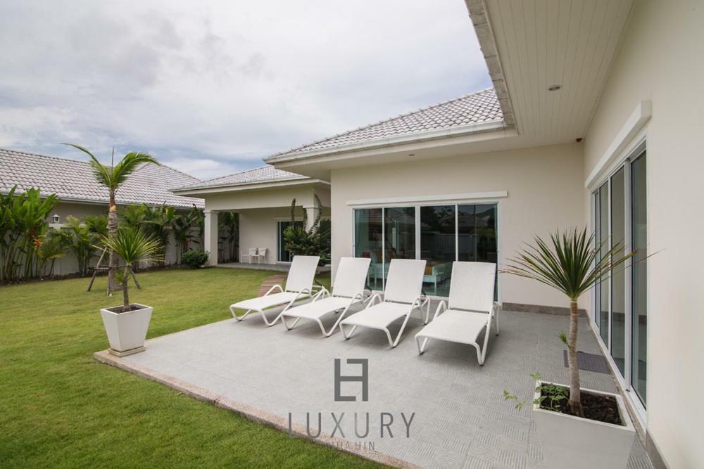 Pool With 4 Bedrooms L50 Villa *