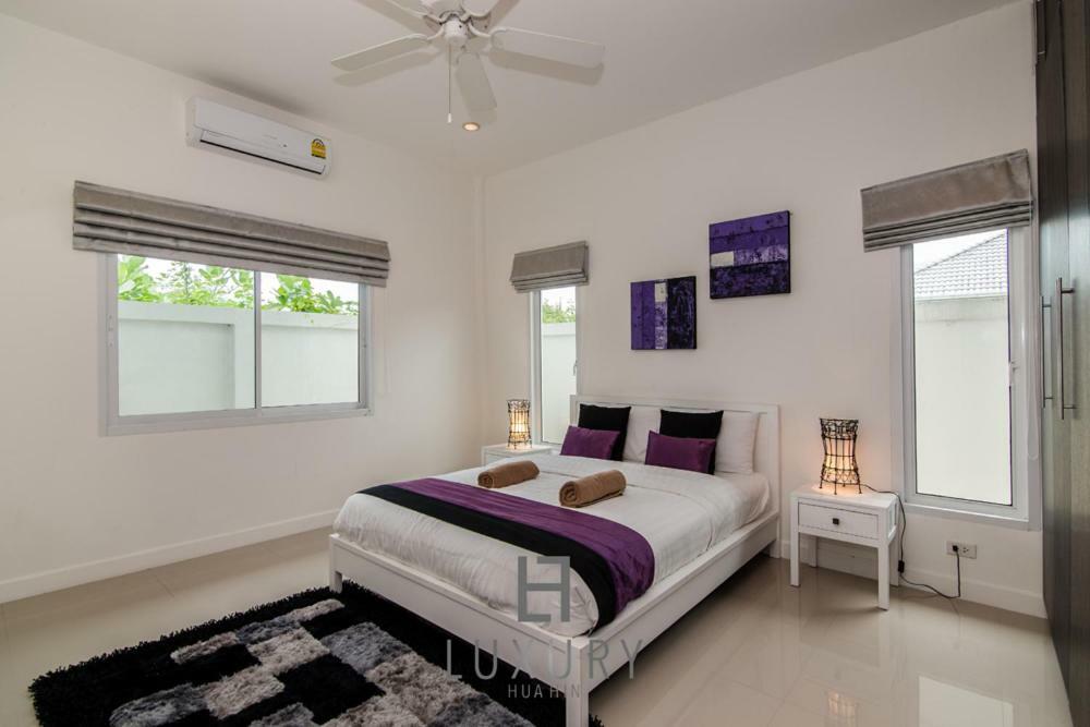 Pool With 4 Bedrooms L50 Villa
