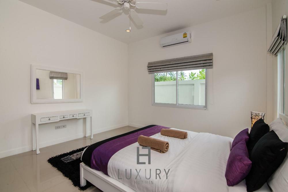 Pool With 4 Bedrooms L50 Villa *