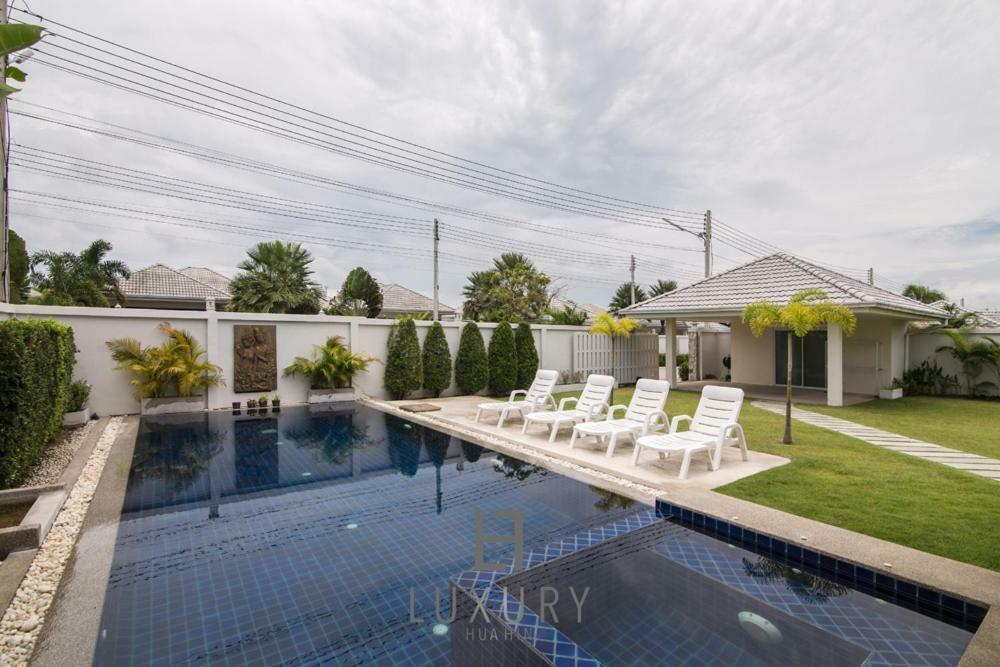 Pool With 4 Bedrooms L50 Villa Hua Hin