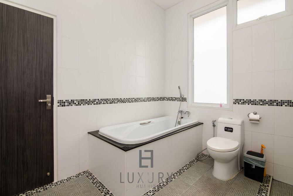 Pool With 4 Bedrooms L50 Villa Hua Hin