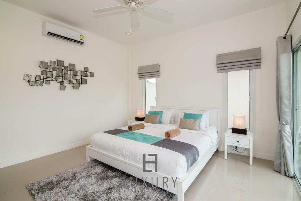 Villa Pool With 4 Bedrooms L50