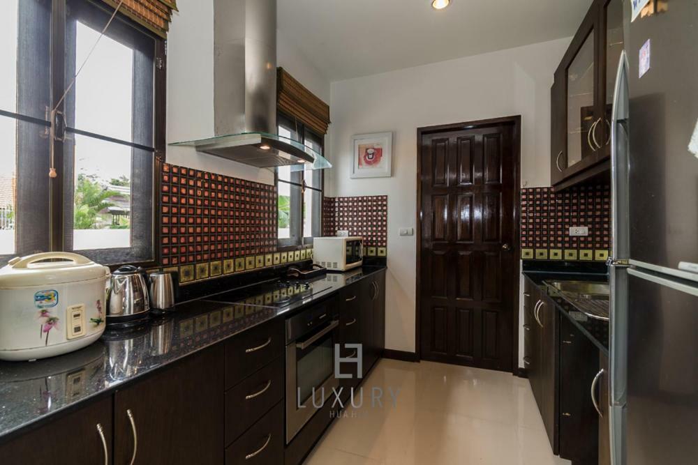4 Bedroom Private Bali Style Hh6 Villa