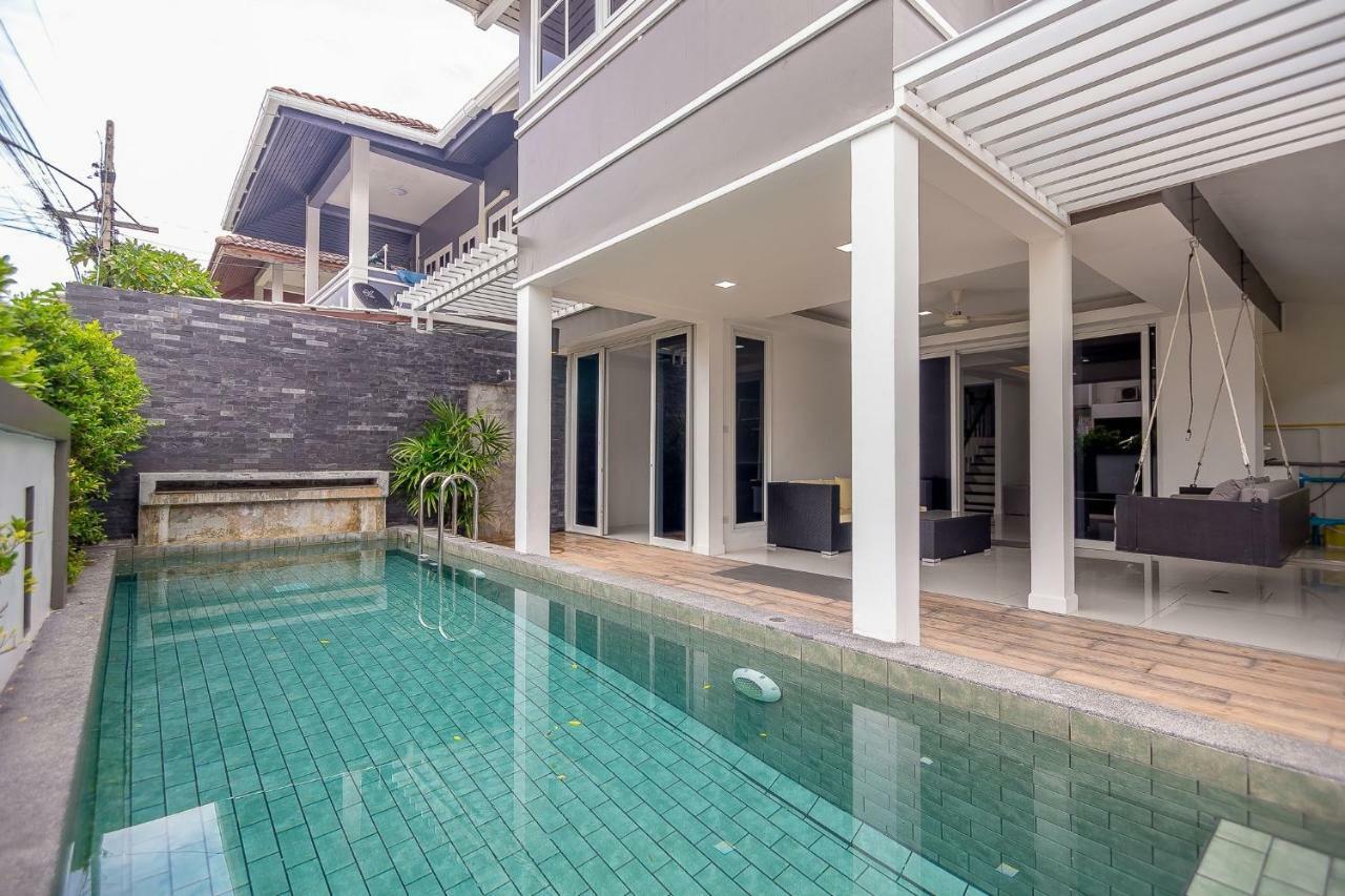 Modern Pool House Vakantiehuis