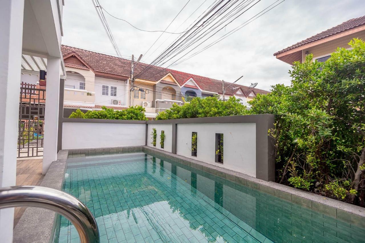 Vakantiehuis Modern Pool House HHQ
