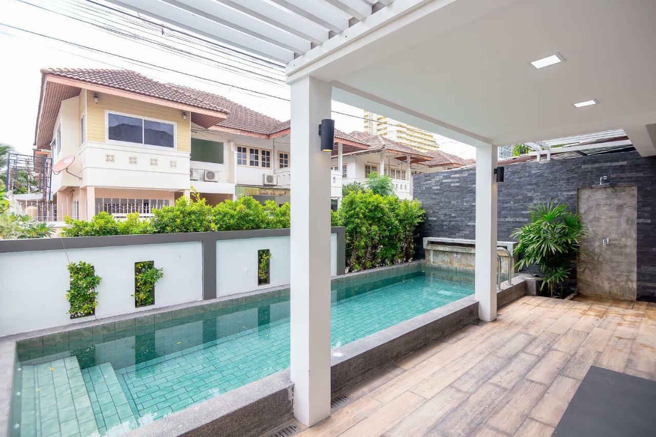 Vakantiehuis Modern Pool House
