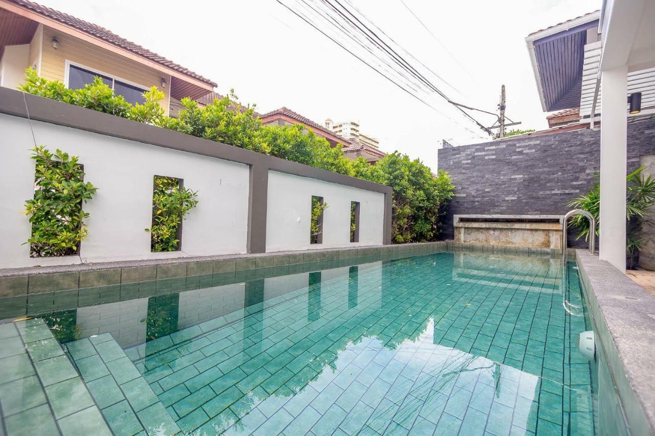 Modern Pool House Vakantiehuis
