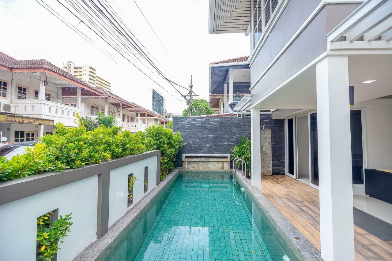 Vakantiehuis Modern Pool House *