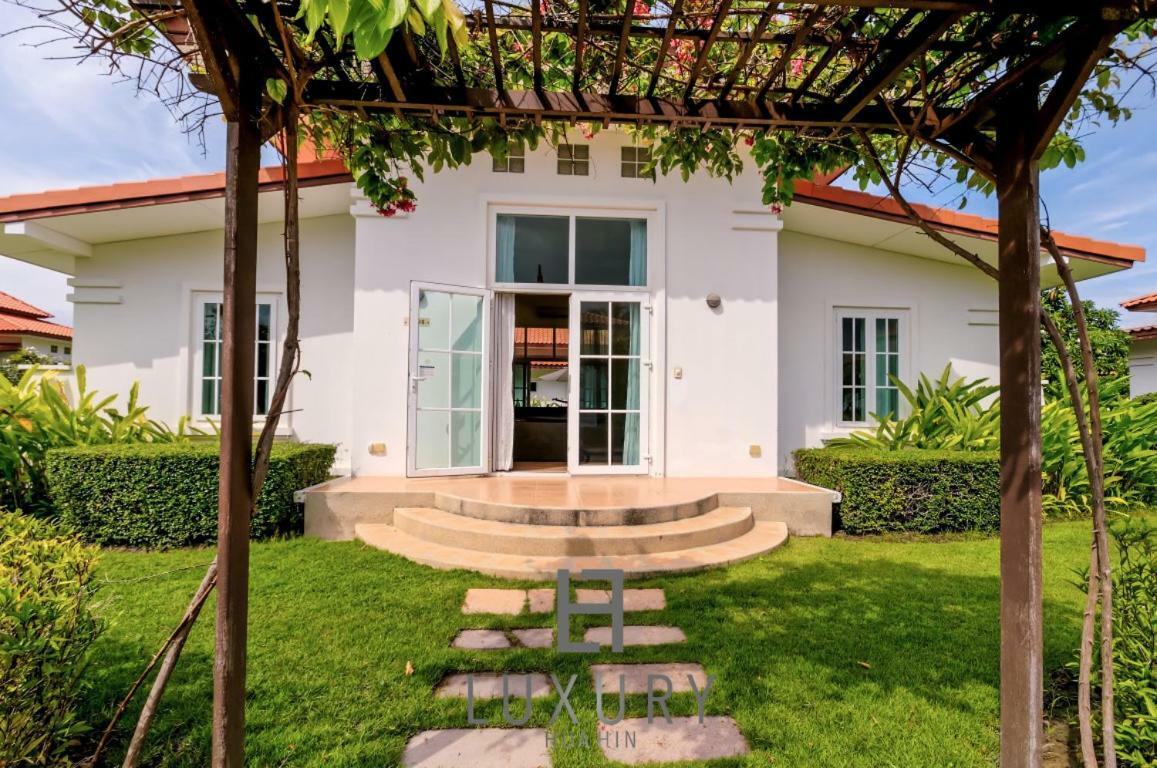 2 Bedroom Private Pool B100 Holiday home