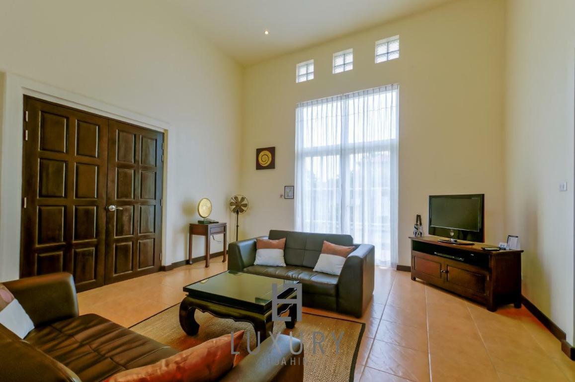 2 Bedroom Private Pool B100 Holiday home