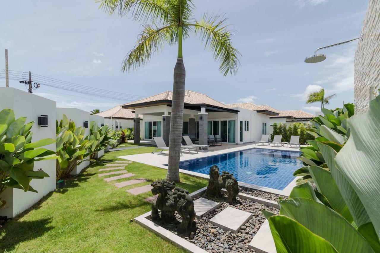 Stunning Private Pool *