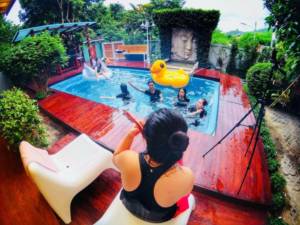 Villa Island Blue Pool *