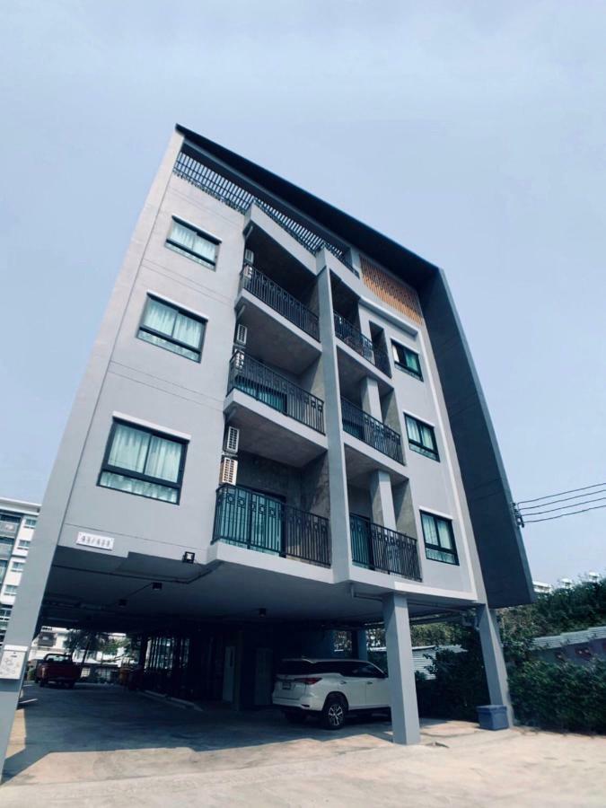 Apartment Pony Topview