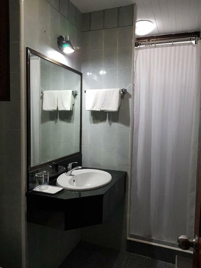 Hotel Baanbusarin Hua Hin