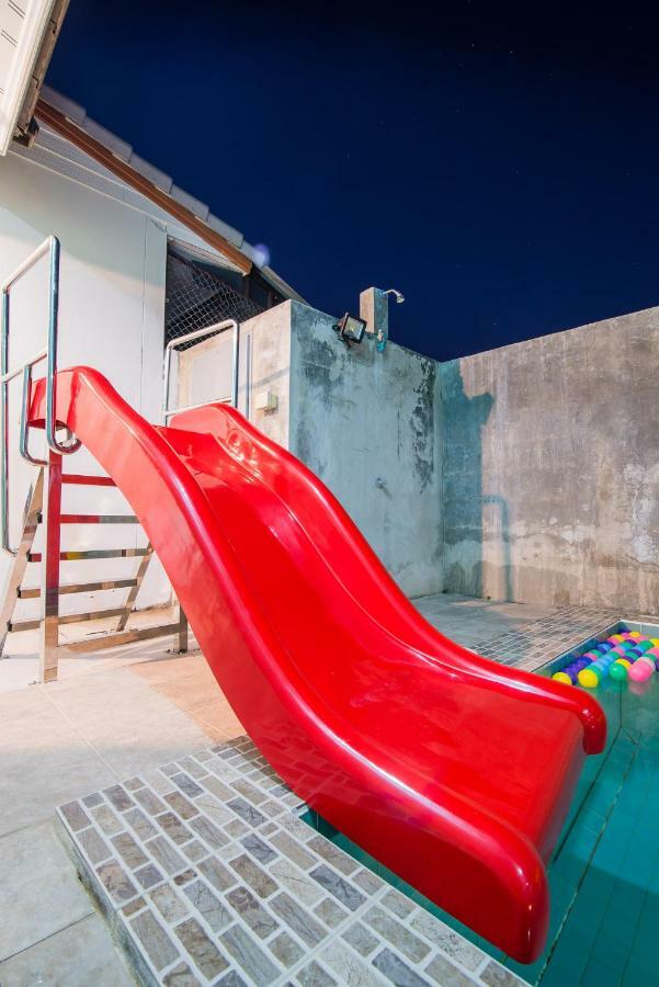 Peach Pool