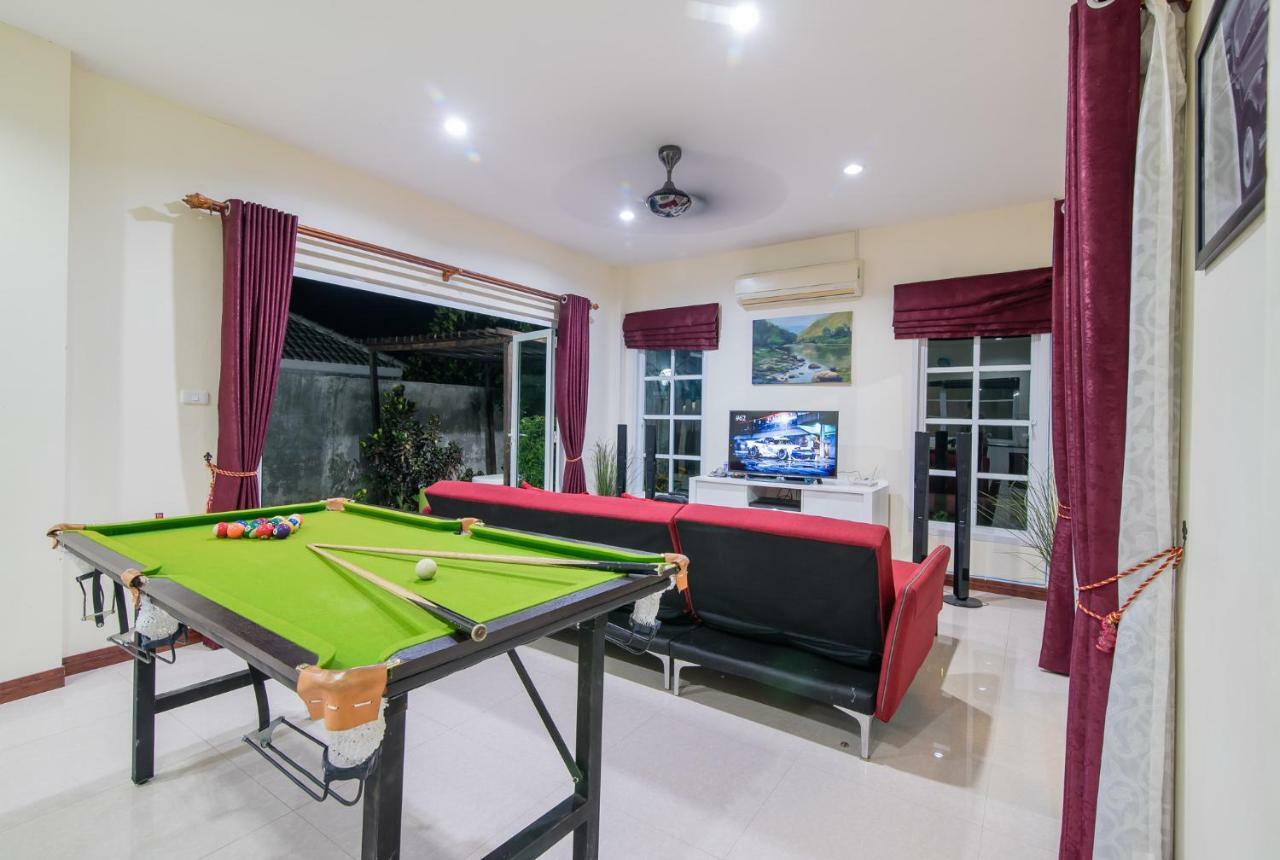Peach Pool Holiday home