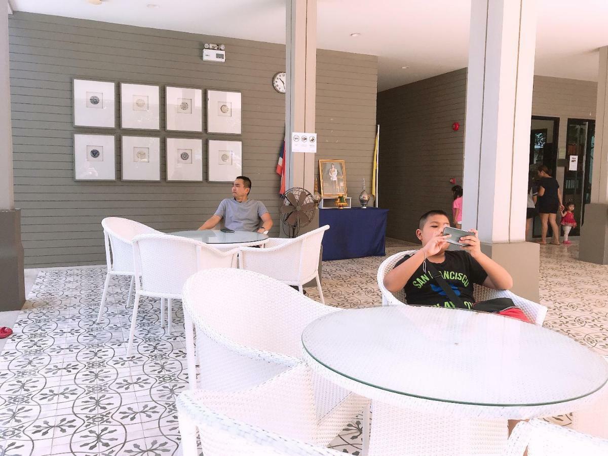 บ้านเพียงเพลิน Apartment