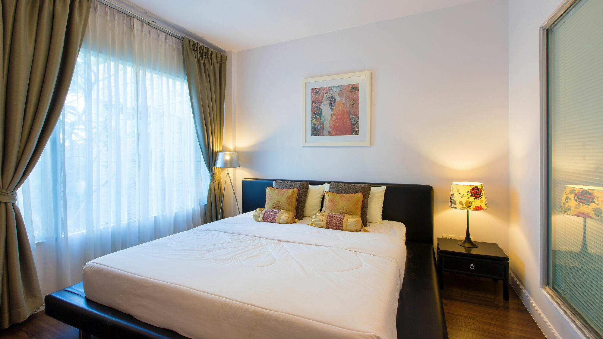Căn hộ Baan Sanploen Beachfront *