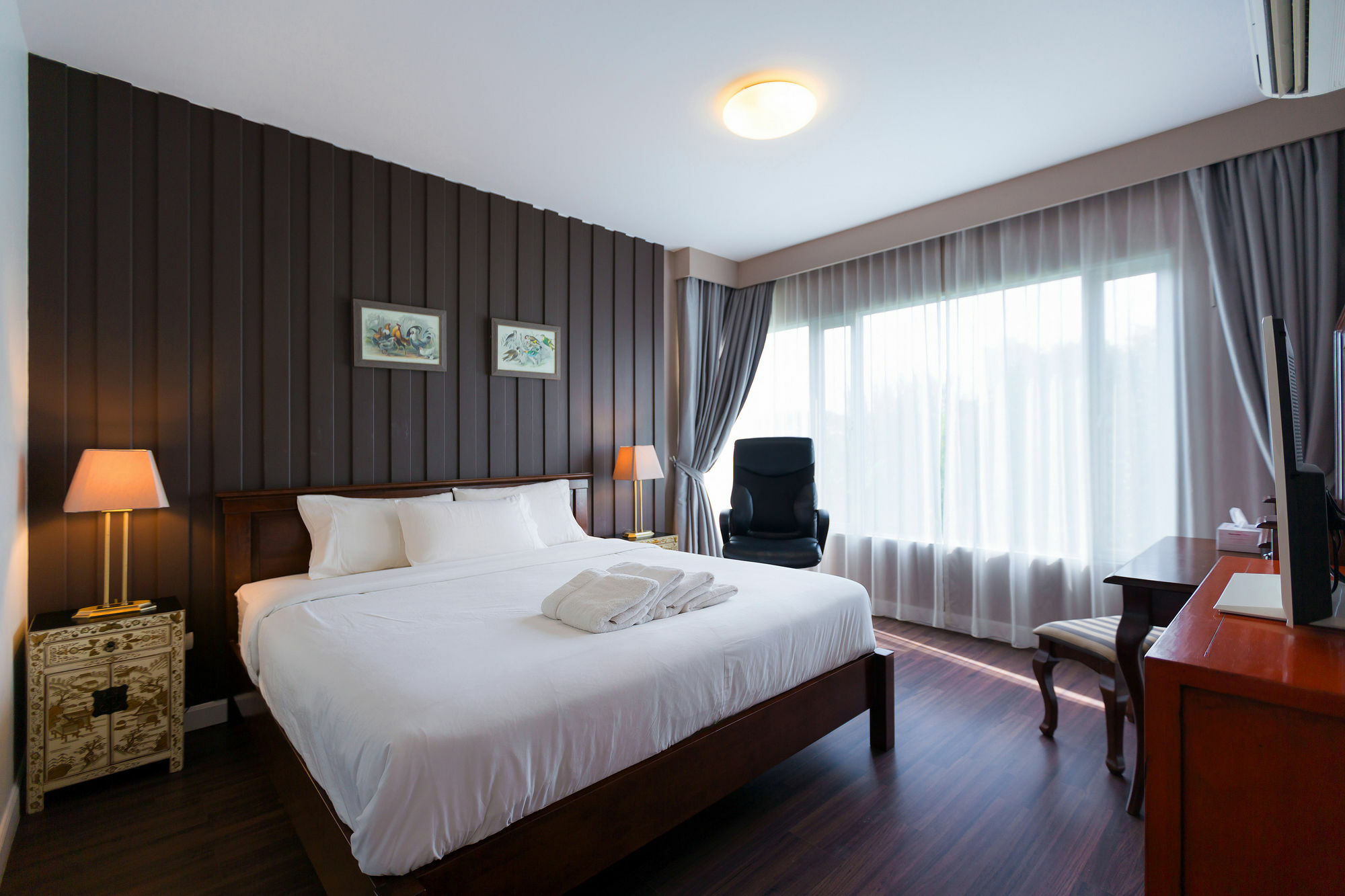 Căn hộ Baan Sanploen Beachfront Hua Hin