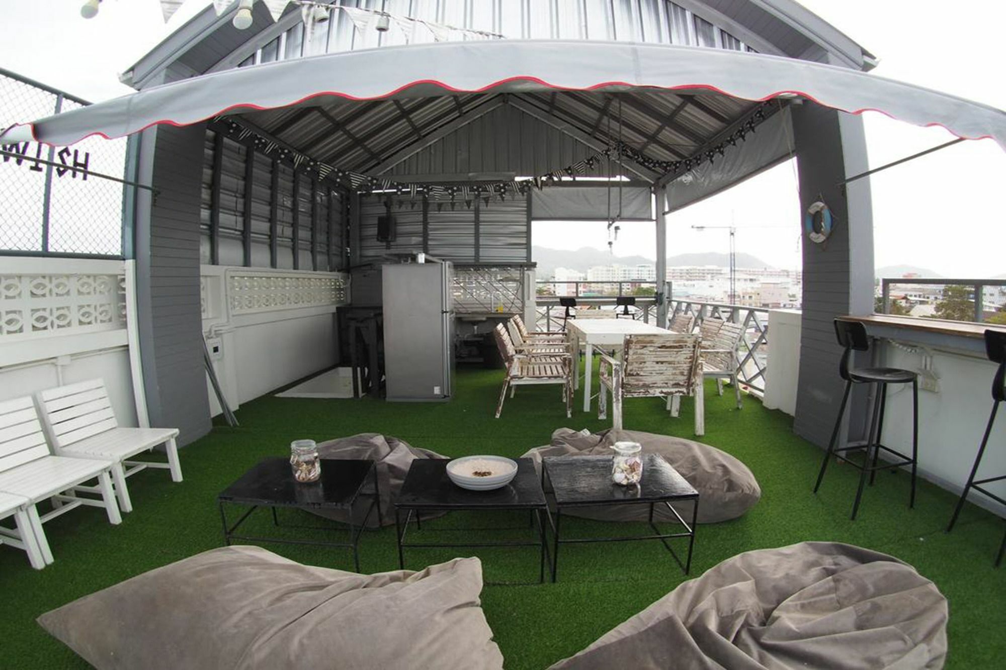 Jetty Hostel *
