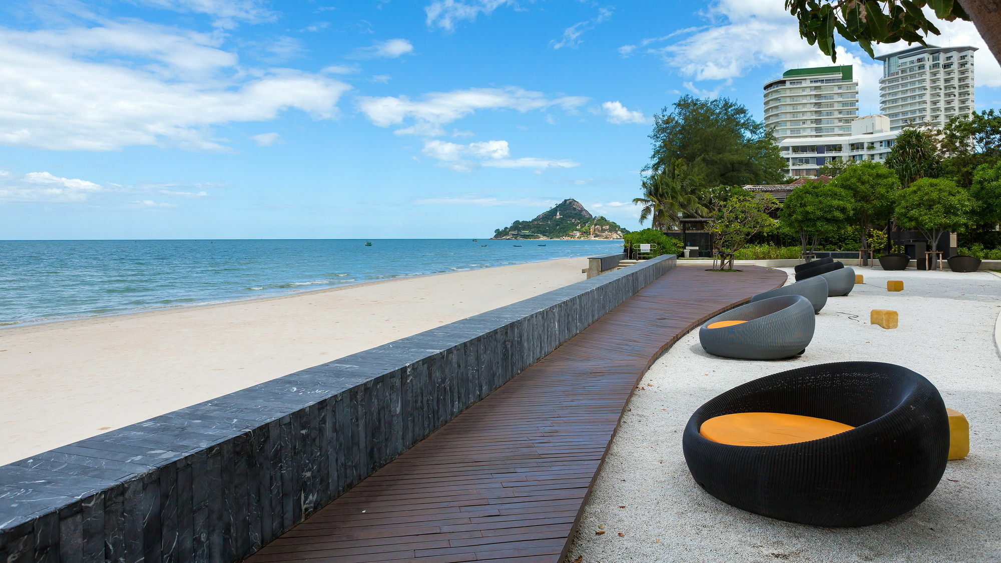 Hotel Baan Sansuk Beachfront
