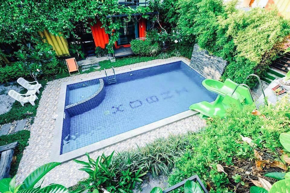 In Boxes Resort