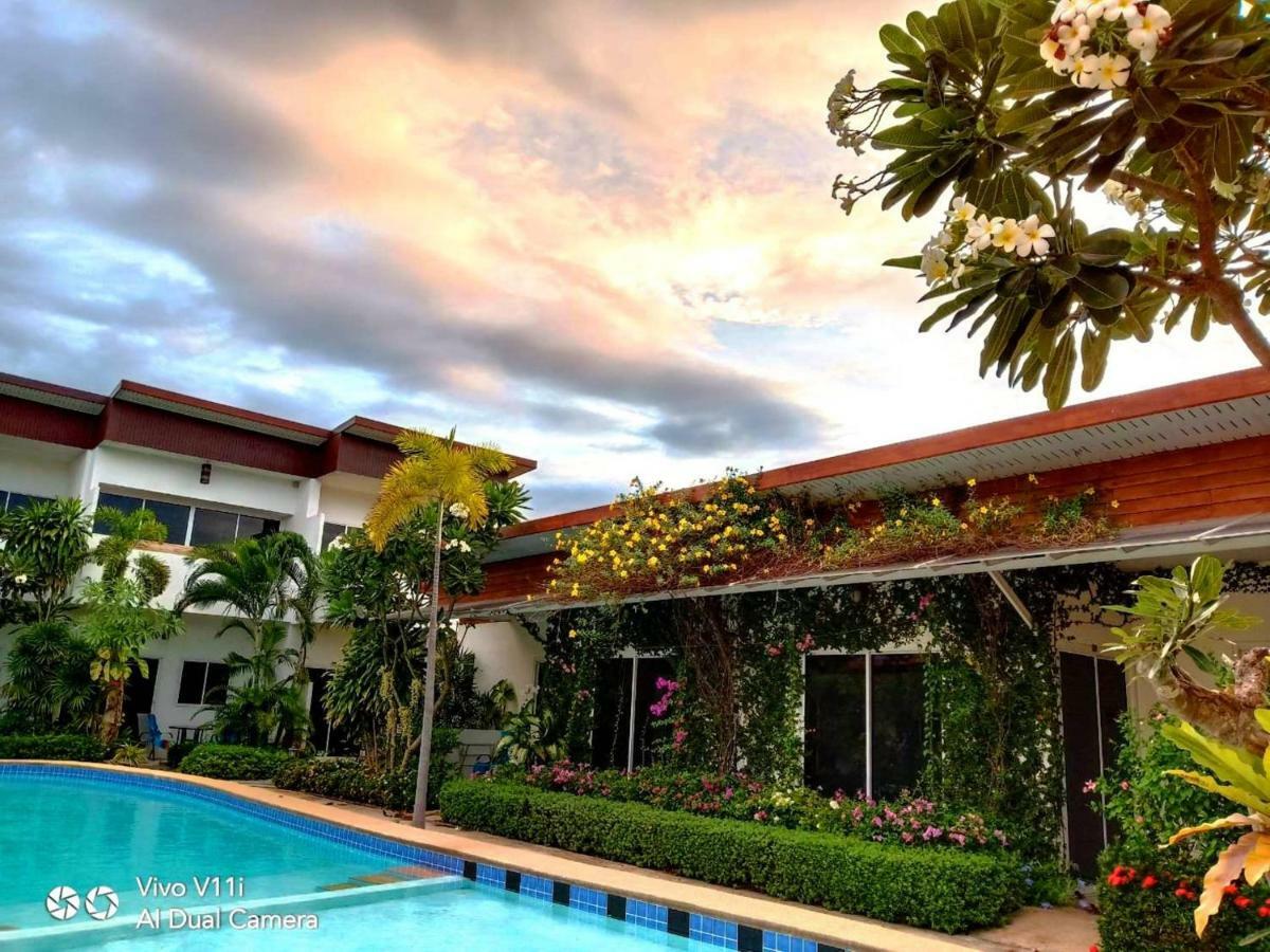Baan Sabaaidee - Adult Friendly 3* HHQ